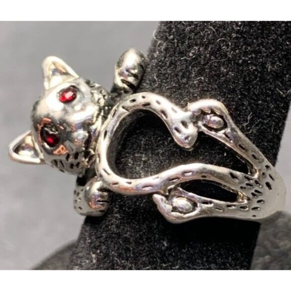 Vintage Antique Silver Tone Red Rhinestone Cat Chasing Tail Ring - Size 6 - Picture 3 of 4